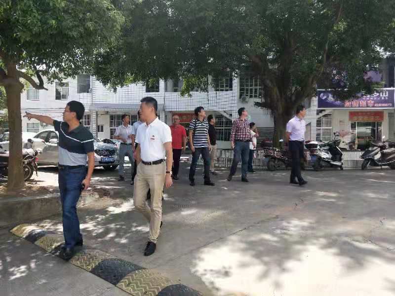 教务处副主任孙培岩,办公室副主任蒋智恒一行人前往仙游县榜头中学