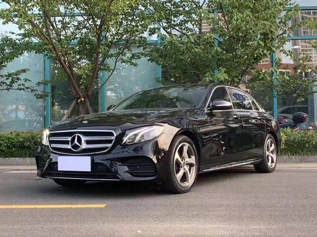 当时看中了奔驰e300和奥迪a6l(参数|图片)两款车型,这两个版本汽车