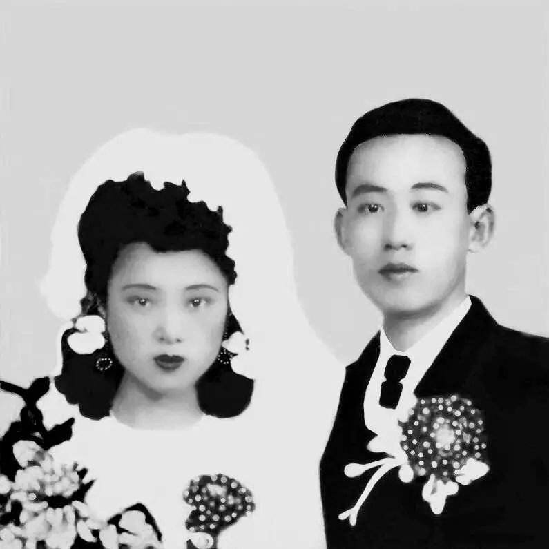 抖音百岁吃货奶奶获赞4800万:喝可乐吃烧烤,无