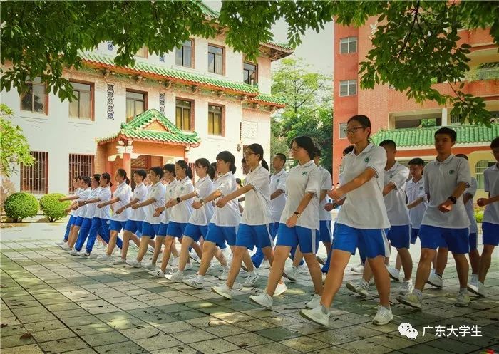 广州这30所学校校服最好看!有你的学校吗?_广东省