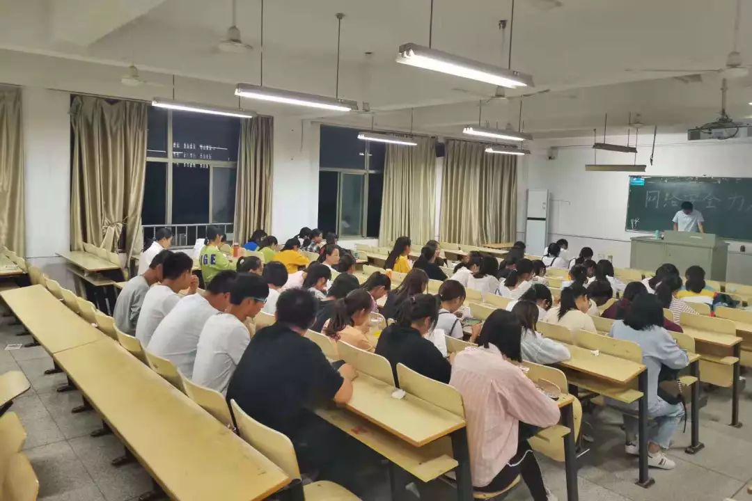 大学第一课 | 课堂,我思念的地方