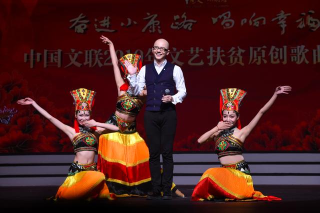 安全的爱歌曲 cd54418eeecd412aa428f098b79b3424.jpeg