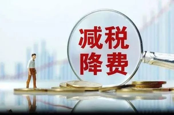 扶贫企业贫困人口_贫困农村扶贫图片(2)