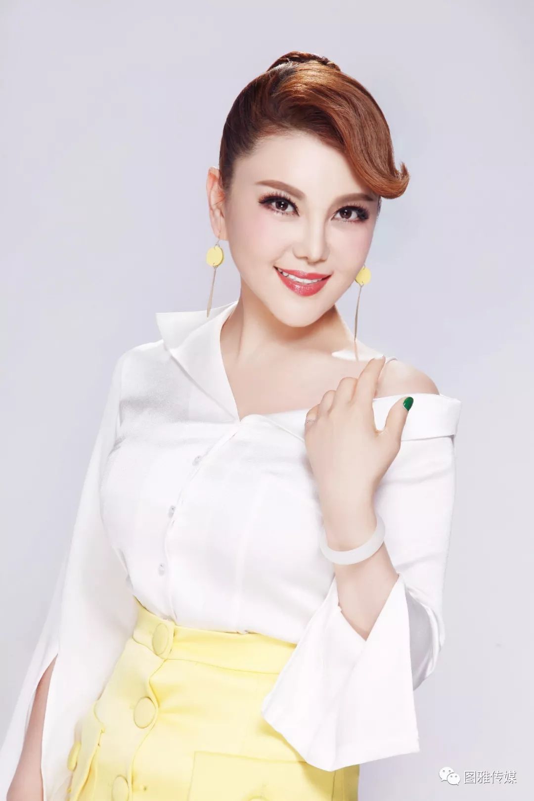 著名蒙古族青年歌唱家乌兰图雅将出席2021中国品牌节年会_河南