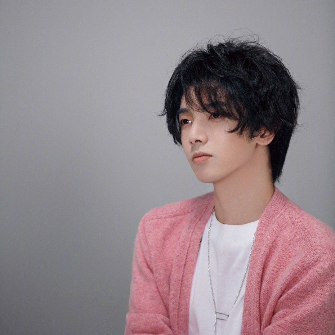 华晨宇微博更新一则 久等的惊喜是属于我们的歌