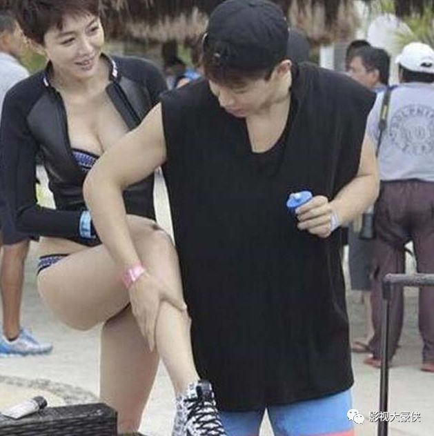男女明星那些"尴尬"瞬间,网友:又再次刷新了我的三观