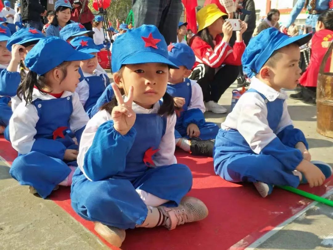 什么挥锹成语_成语故事简笔画(2)