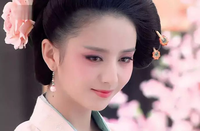 为什么佟丽娅长相没那么异域?其实她应该算东