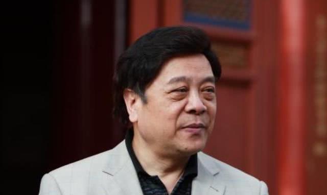 定制付費 77歲趙忠祥撈金被公開,經紀人環節成網友最擔心的焦點圖片 15657 640x382