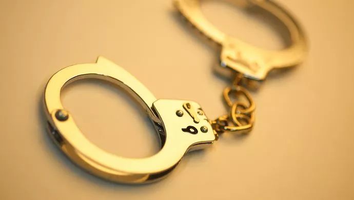 云南某公安局政委被查却连喊"冤枉,结果上百卷宗牵出上百人._余发鹏