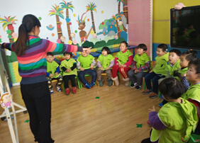 幼儿园拍手律动简谱_幼儿园手腕花律动简谱(2)