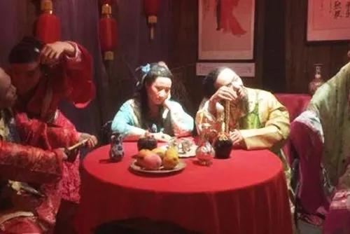 因为|古代逛一次青楼需要花费多少两银子？折合成人民币，你肯定猜不到