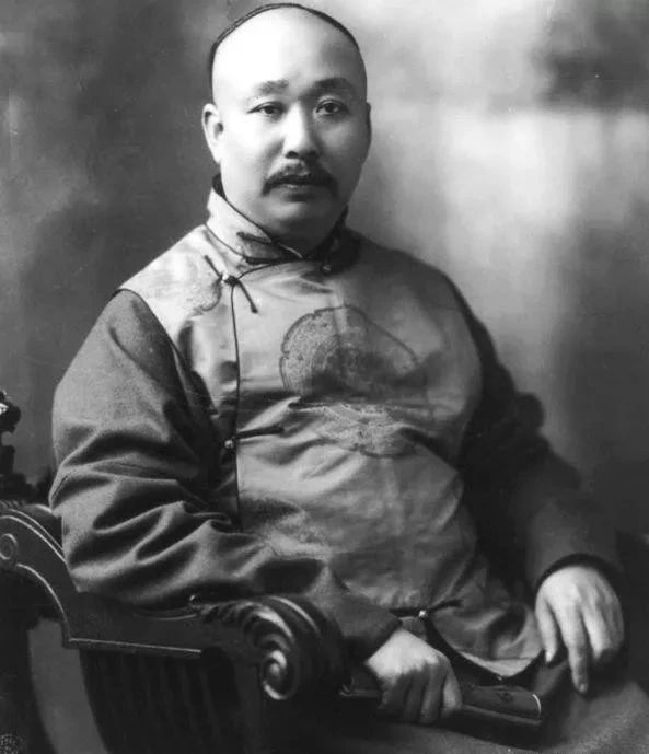清朝末科武进士,驻美公使馆武官,被巡警羞辱后自尽_谭锦镛