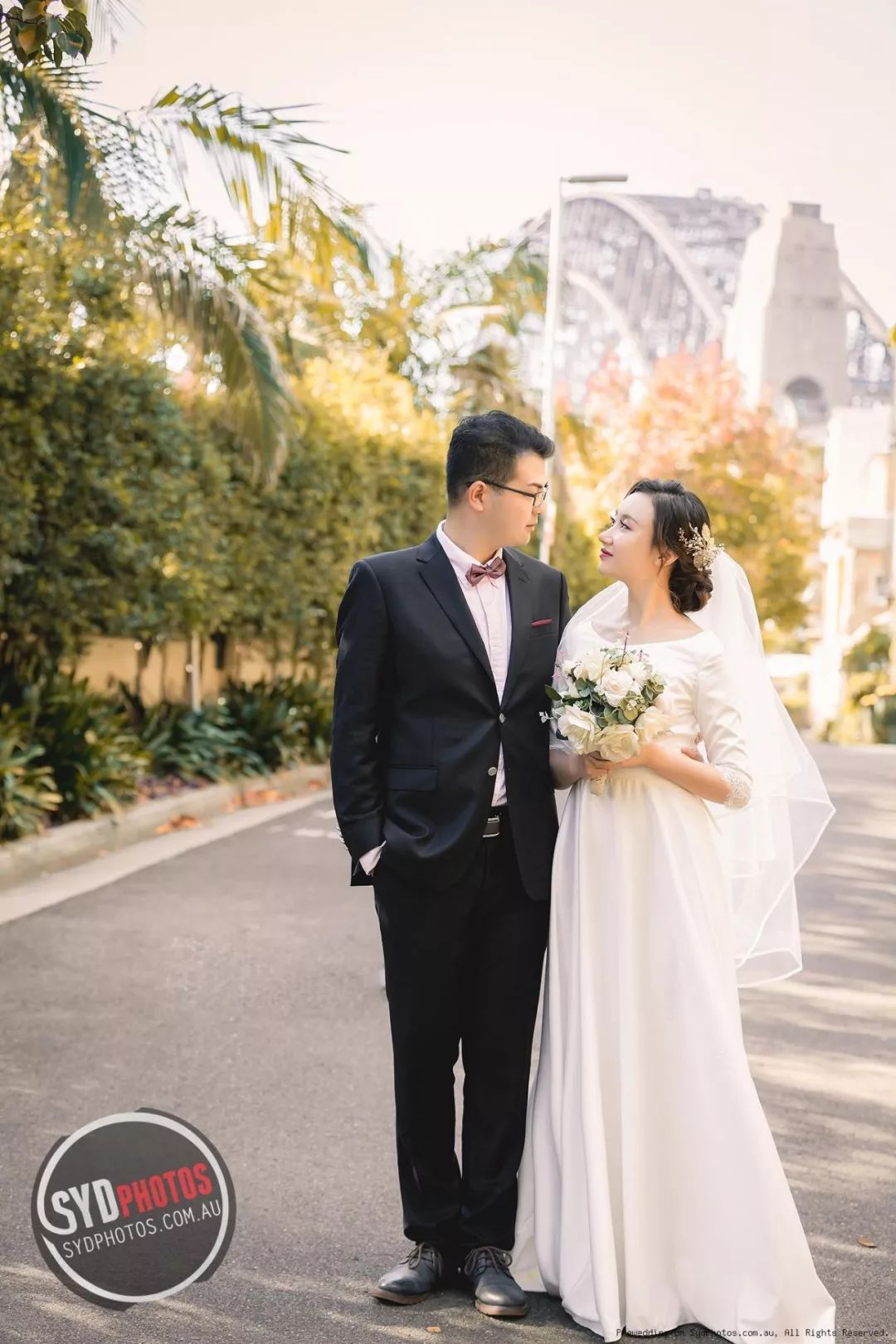 婚纱照近景_夕阳近景婚纱照