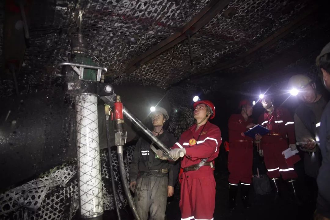 爆破工,锚杆支护工,安全仪器监测工实际操作比赛正式开赛