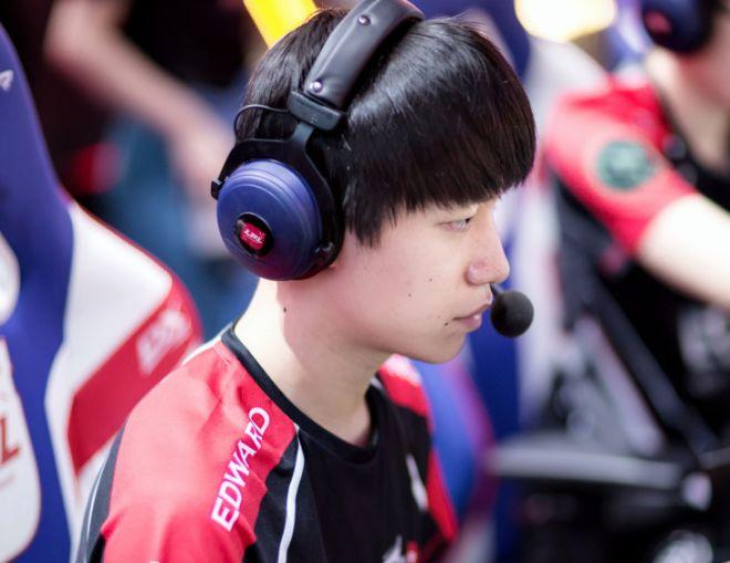 EDG打野厂长为备战S8世界赛,韩服苦练这英雄