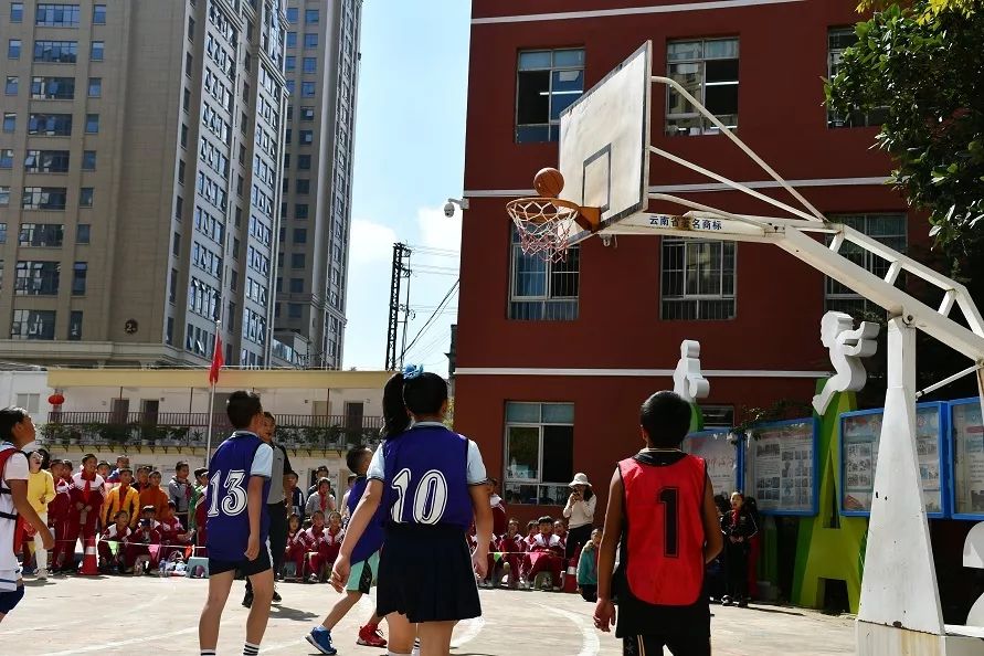 2019年昆明市盘龙区东华小学校级篮球联赛总决赛简讯