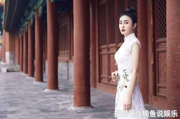 袁泉江一燕富察皇后穿越故宫玩街拍,高贵妃邓