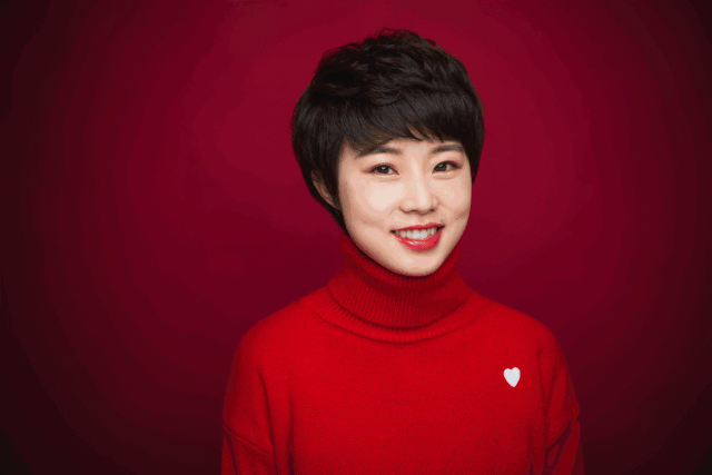 证件照增光添彩还有专业的化妆团队每一刻都在精致时尚的状态让人眼前