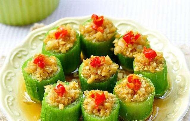 红萝卜蒸肉末怎么蒸 daaa83dfbd6c420b97b63fbb5fd0366e.jpeg