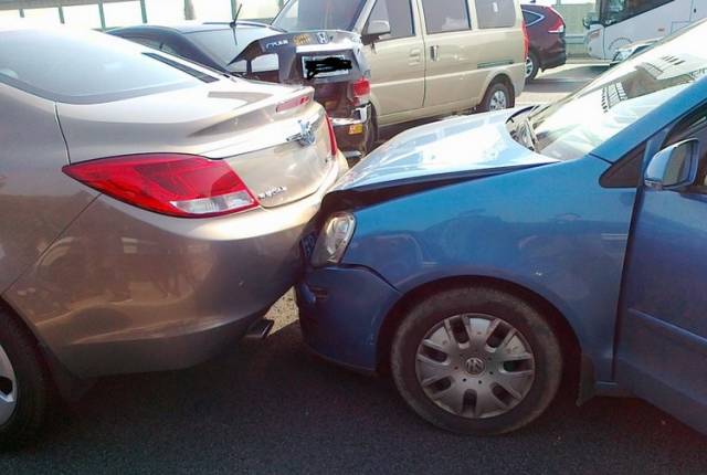 疯狂猜成语一个老人一只狗一辆车_一的成语疯狂猜成语图(2)