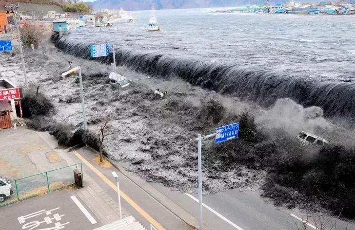 借着台风往太平洋里“倒”核垃圾，日本人硬说没影响-锋巢网