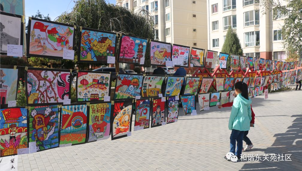 幼儿园,美术培训机构,美术兴趣小组等团体提交的各类书画作品近千幅