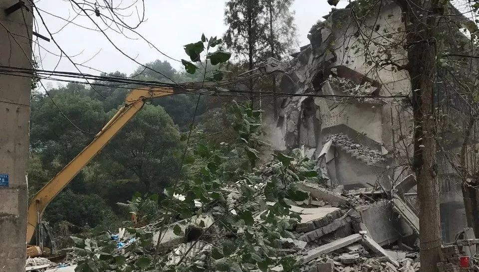 房屋轰然倒塌,萍乡这个地方棚户区改造第1期已