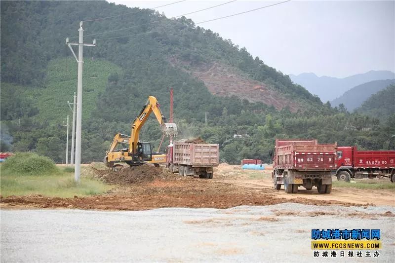 防城峒中公路口岸(含里火通道)项目建设进展顺利!