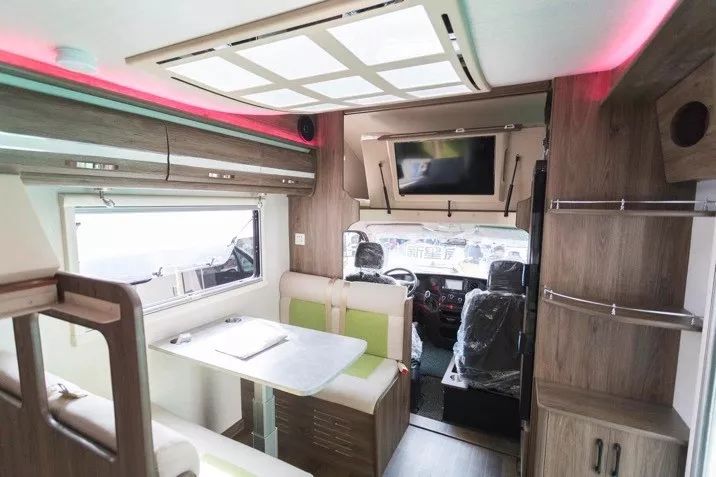 这就叫专业!中昊依维柯欧胜C型大额头房车