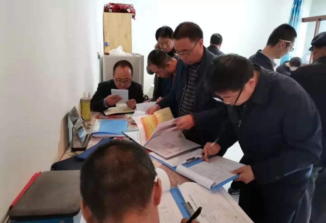 贫困人口6户_贫困人口图片