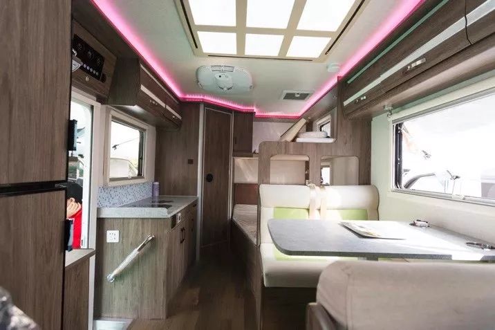 这就叫专业!中昊依维柯欧胜C型大额头房车