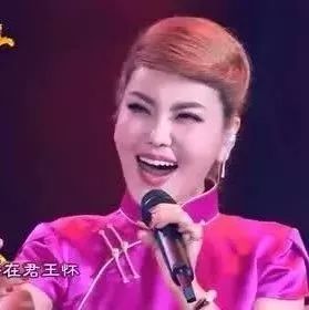 乌兰图雅《新贵妃醉酒》秒杀李玉刚!