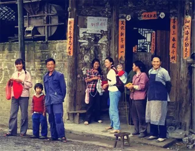 太珍贵了,一组80年代的农村老照片,看完后满满都是回忆