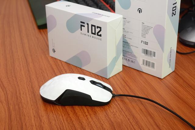 打破传统,再次归来的镭拓鼠标:f102黑白双煞半月感受