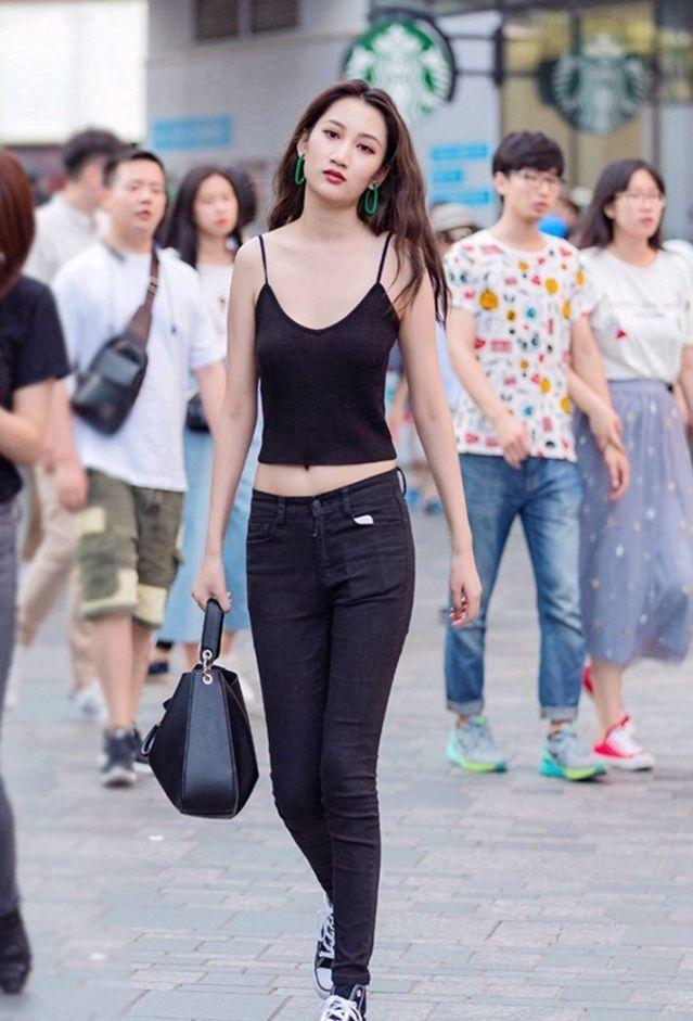 女生夏季穿搭蓝色上衣 7fc3ba34d71e4ec78a8b111fe6c5c14a.jpeg