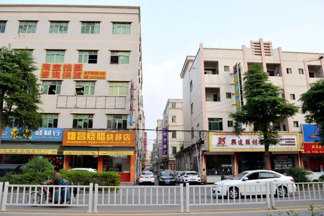 相关的店铺,批发厂,鞋料街,而且很多鞋厂位于东进大道旁的一些巷子里