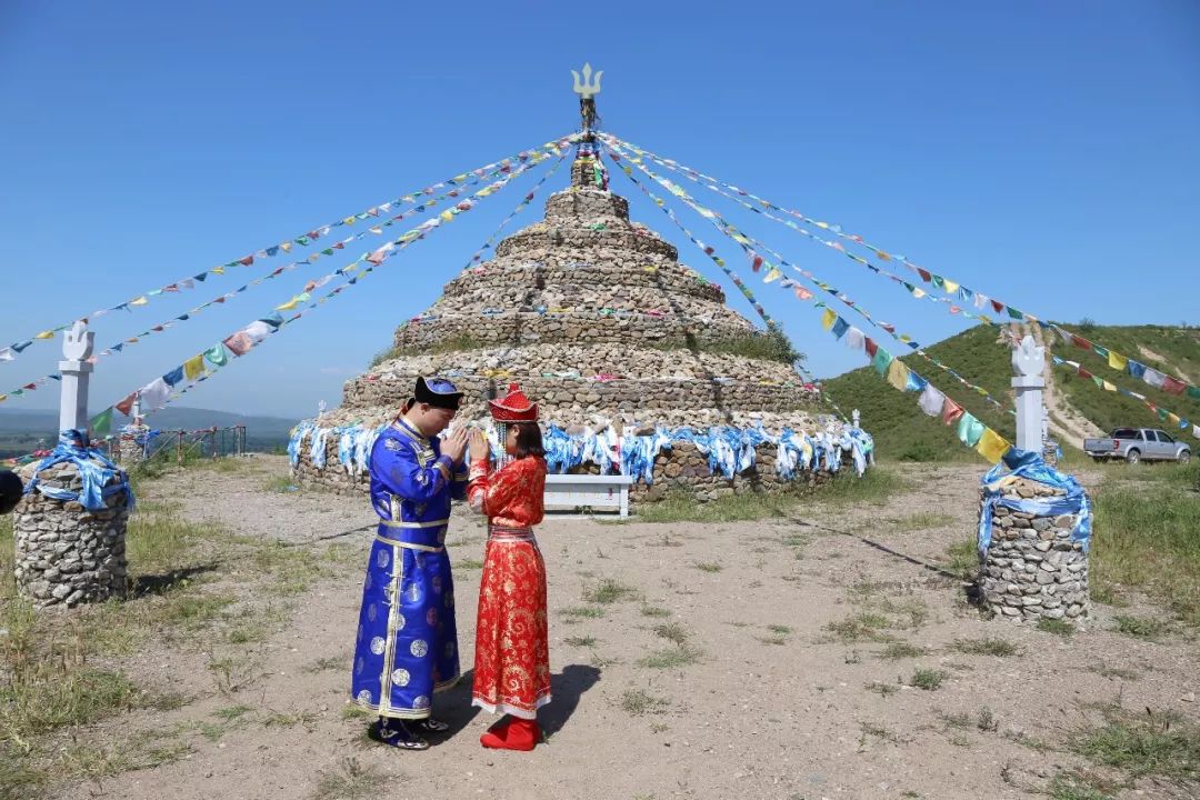 蒙古族婚俗情景剧在如意山庄上演