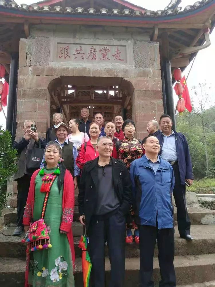 沅陵县,明溪口镇,黄秧坪村健身队视频