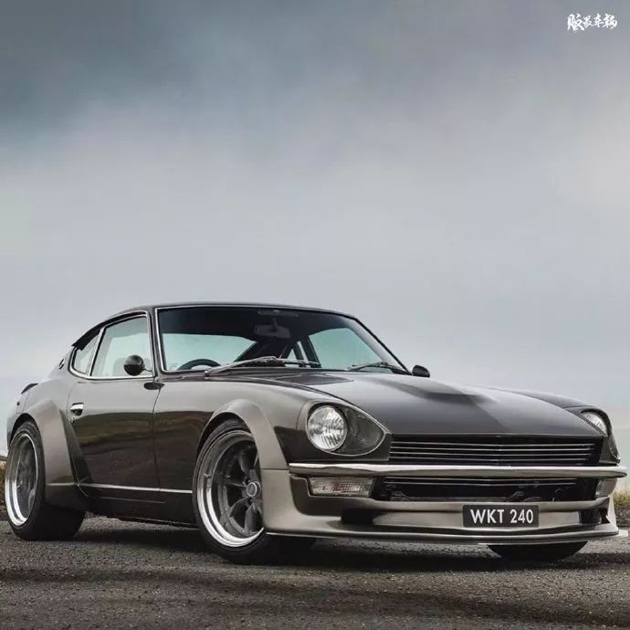 宽体日产240z