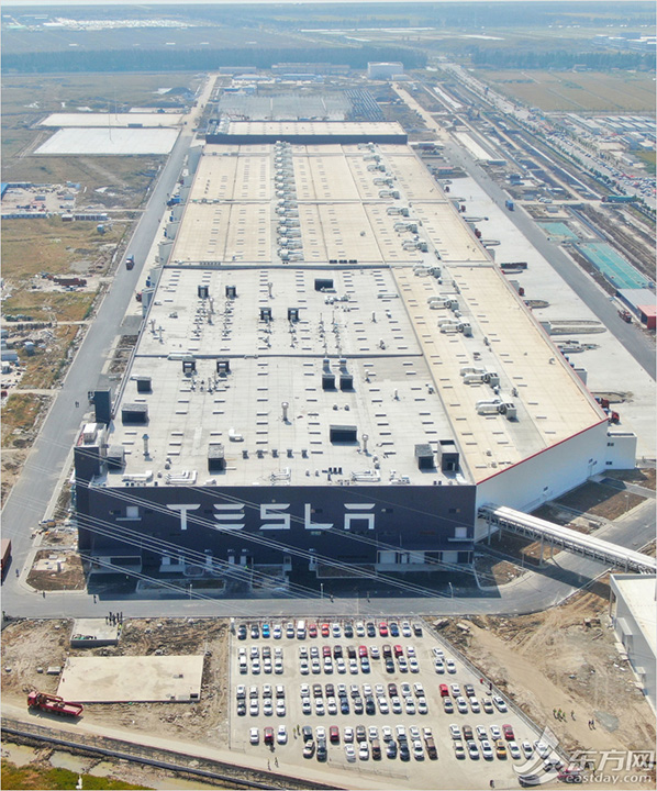 特斯拉上海工厂名称上墙 生产准备就绪