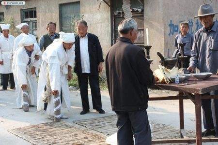 农村葬礼中孝子为什么要手持哭丧棒,有哪些讲究