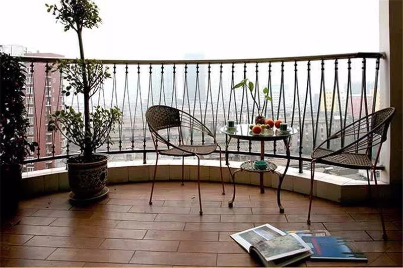 什么是生活阳台 5a66ac55a5ca41dbafd29f3c55d95f3f.jpeg