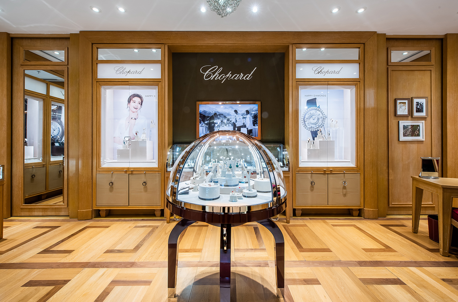 演员杨紫出任 chopard 萧邦沈阳中兴专卖店"一日明星店长"