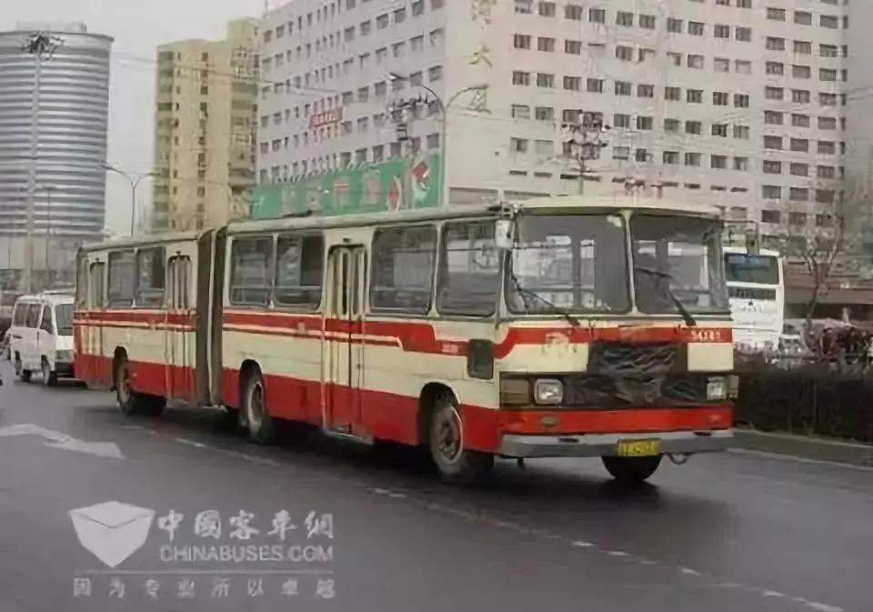 型客车(图39)北京客车厂产bk670型客车四,八十年代步入80年代的中国