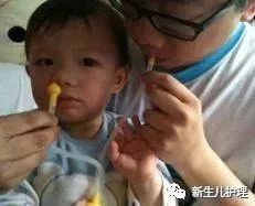 新生儿护理：宝宝一直流鼻涕?1分钟教会你正确帮宝宝吸鼻涕！