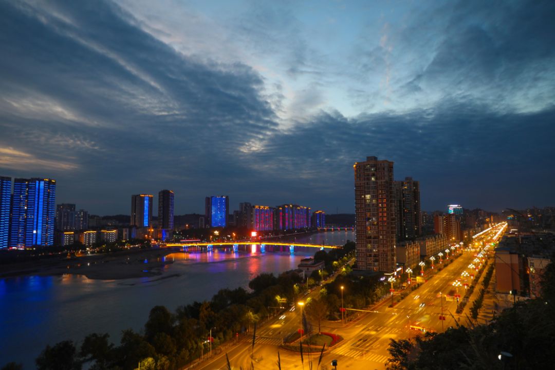 美食天堂国际范简州味夜经济联袂点亮简阳城市夜空