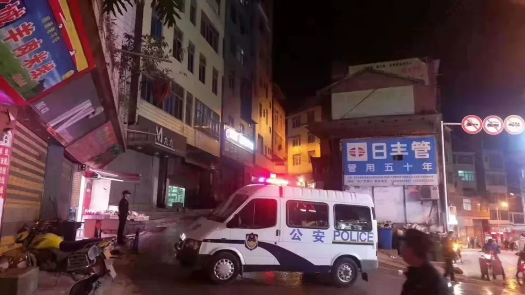 彝良有多少人口_彝良服务一条街真实有(2)