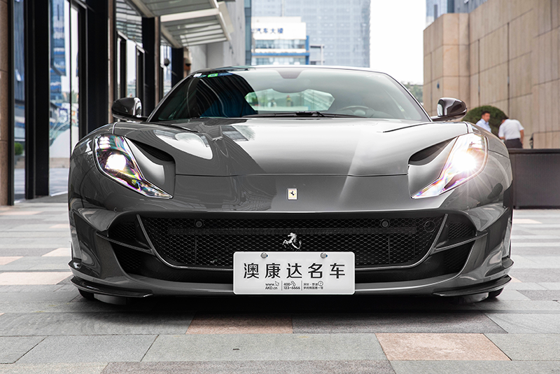 V12自吸--法拉利812SuperFast