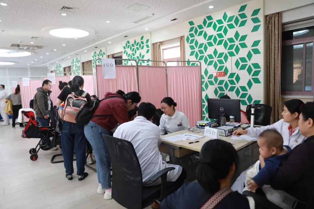 先天性心脏病免费补筛查第一天繁忙有序,省心